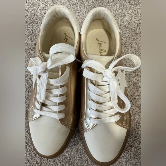 London Rag Jumping Jacks Metallic Faux Leather Star Sneakers in Gold & Cream - Picture 4 of 12